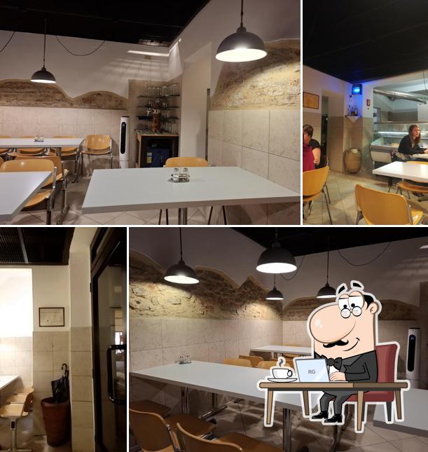 Siediti a un tavolo di Pizzeria da Salvatore