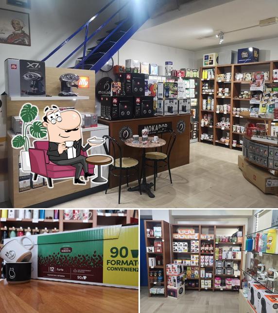 Gli interni di Sardis Coffee Store
