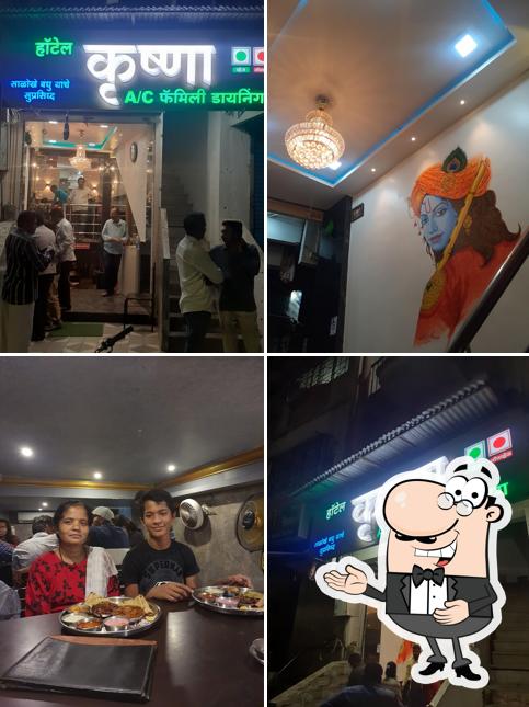 हाॅटेल कृष्णा(साळोखे बंधु यांचे सुप्रसिद्ध व्हेज-नॉनव्हेज हॉटेल)