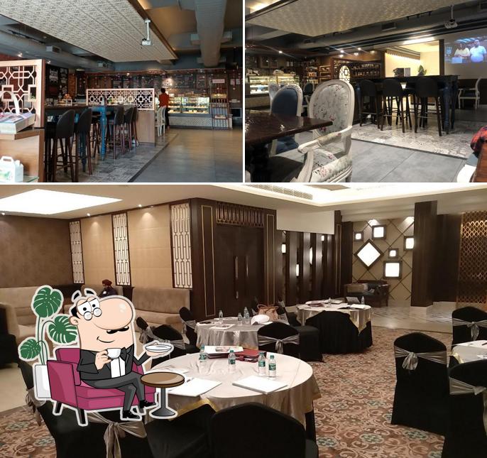 The interior of Kaffberry, THE FIFTH AVENUE