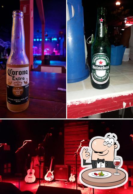 O Che Music Bar se destaca pelo comida e interior