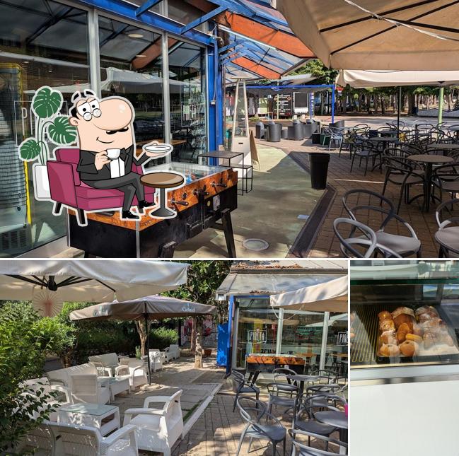 Pineta Dancing Cafè si caratterizza per la interni e cibo