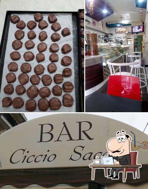 Siediti a un tavolo di Bar Saccà