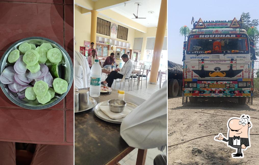 The interior of New Fouji Dhaba