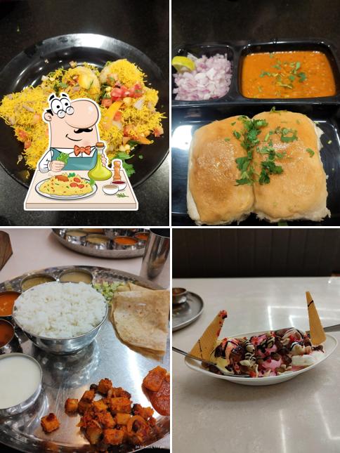 Food at Shri Durga Delicacy ಶ್ರೀ ದುರ್ಗಾ ಡೆಲಿಕೆಸಿ