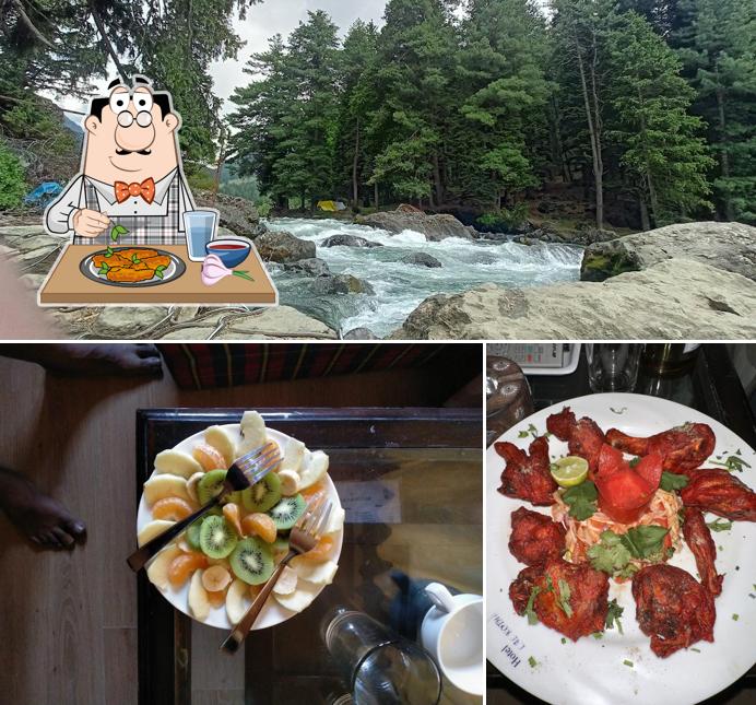 Chicken wings at Hotel Lal Kothi