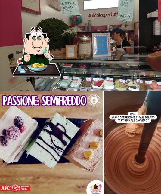 La cibo e interni del ristorante