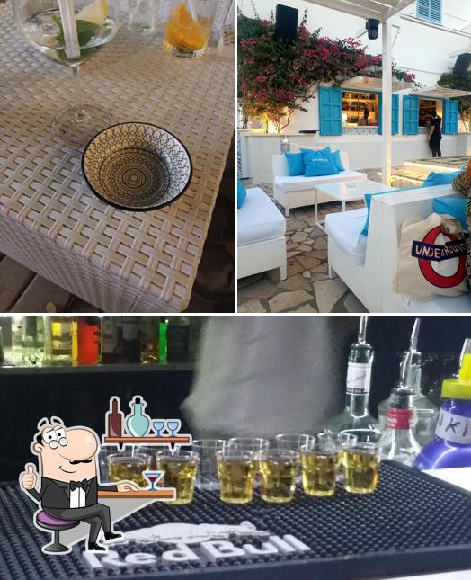 Siediti a un tavolo di PAROS Experience