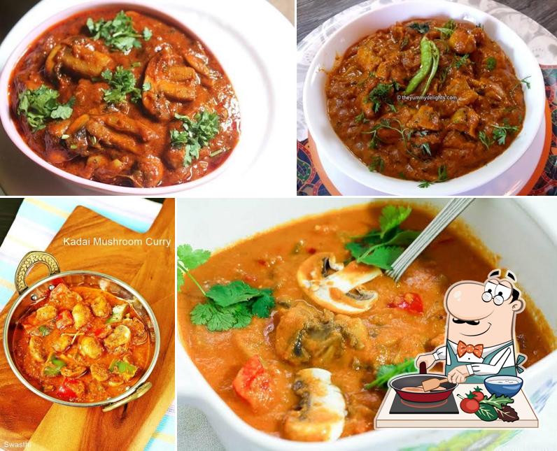 Chicken curry at FOODIES FOOD HUT