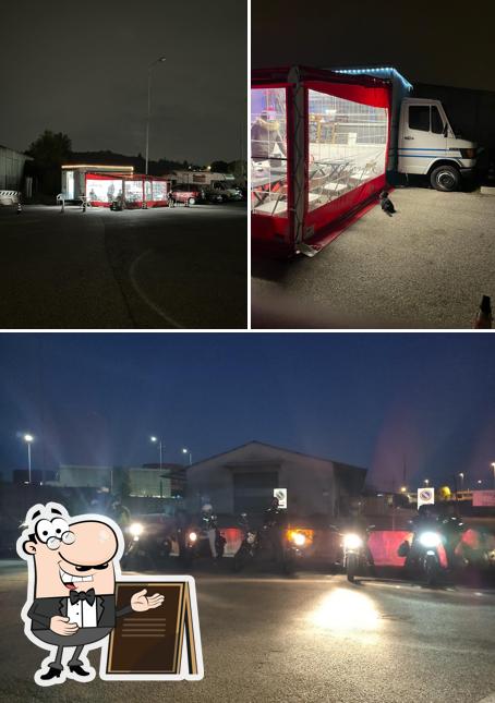 Gli esterni di R Food Truck