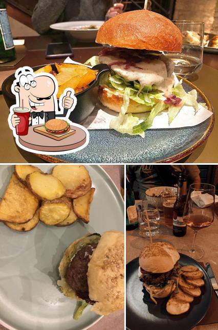 Ordina un hamburger a Sottapera - Cantina & Dispensa