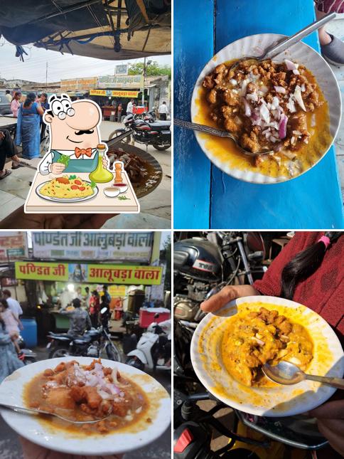 Meals at Pandit Ji Alubada Wala