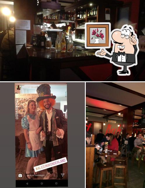 Gli interni di 76 Old Pub