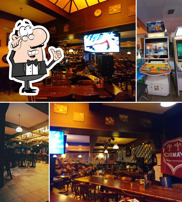 Siediti a un tavolo di Bowling Pub Rose'n Bowl - Sala Giochi