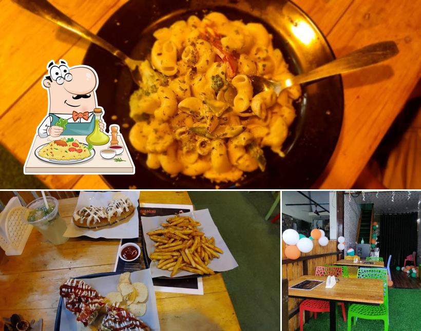 The image of food and interior at Buntai