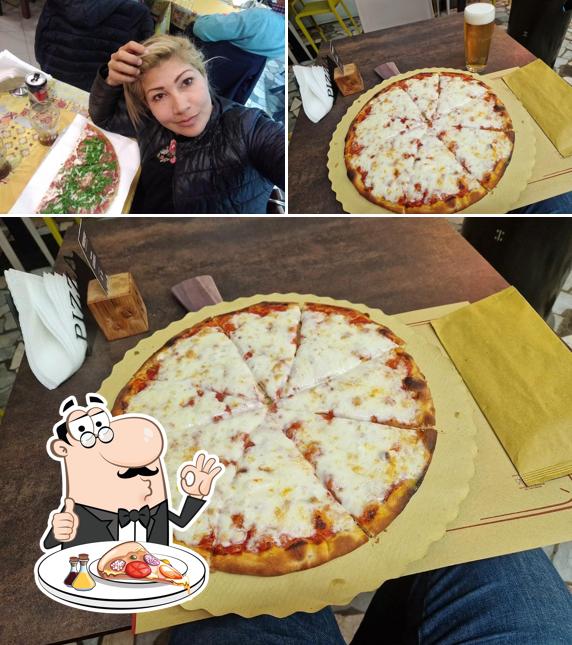 Scegli tra le svariate varianti di pizza