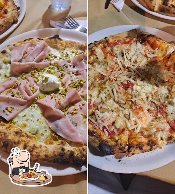 Scegli una pizza a Pizzeria Polleria Zummo