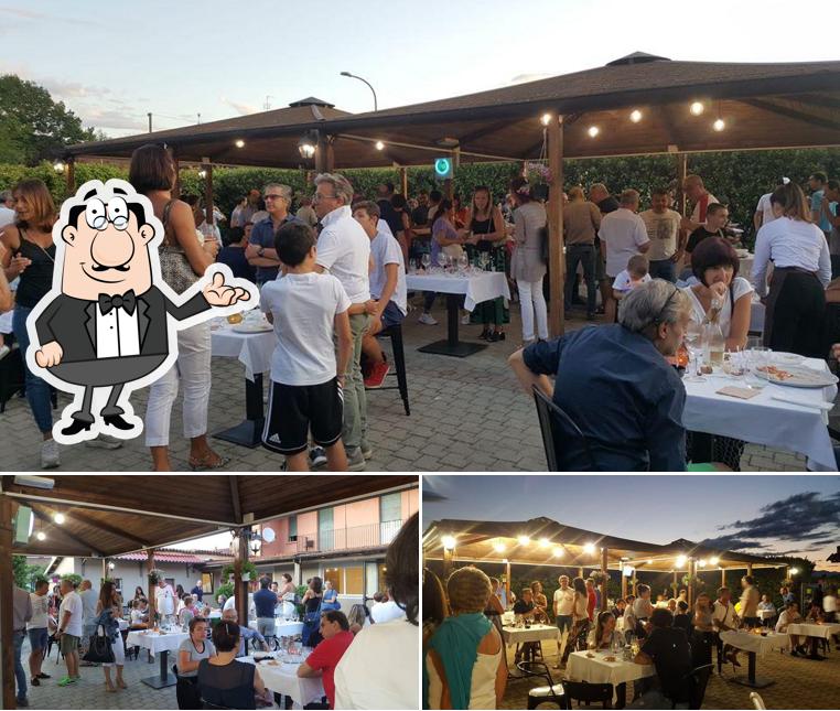 Dai un'occhiata agli interni di Il Trio