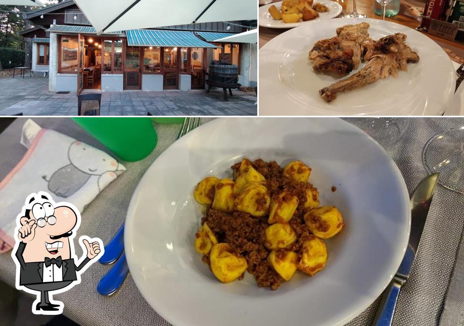 La immagine di interni e cibo da Ristorante la Cantina di Sarna