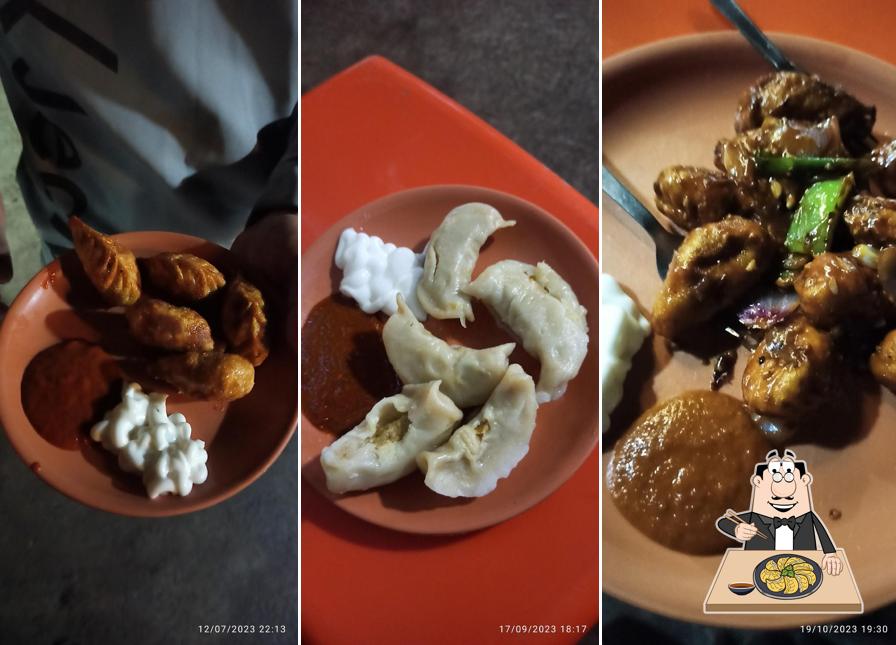 Gyoza at थापा मोमोज केंद्रं