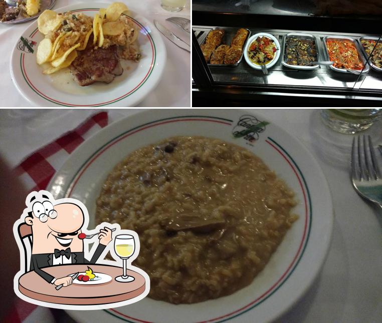 Comida em Cantina do Piero