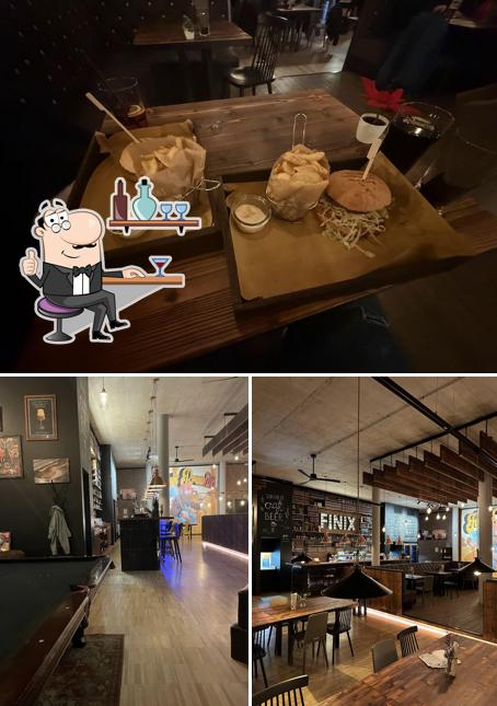 Dai un'occhiata agli interni di Finix Brewpub