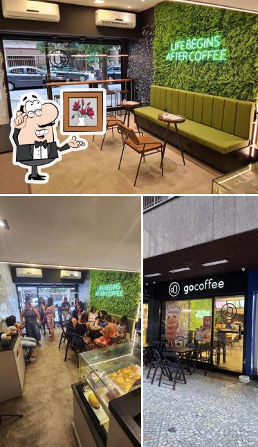 O interior do Go Coffee Icaraí