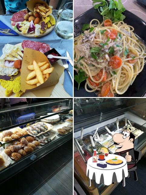 Piatto di formaggi al Plaza Cafe Bistro