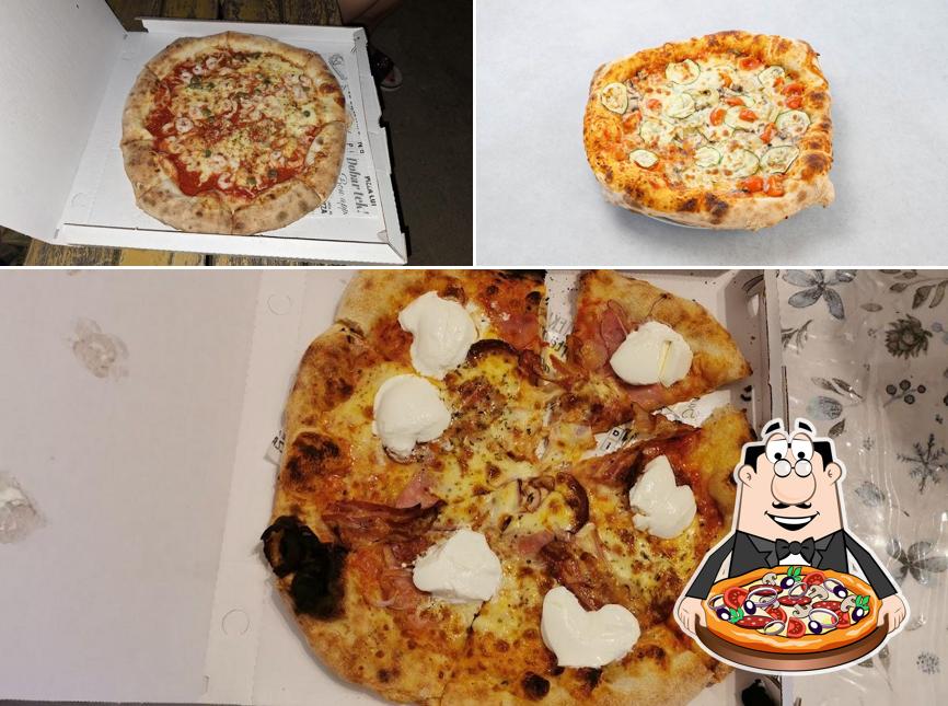 Ordina tra le svariate varianti di pizza