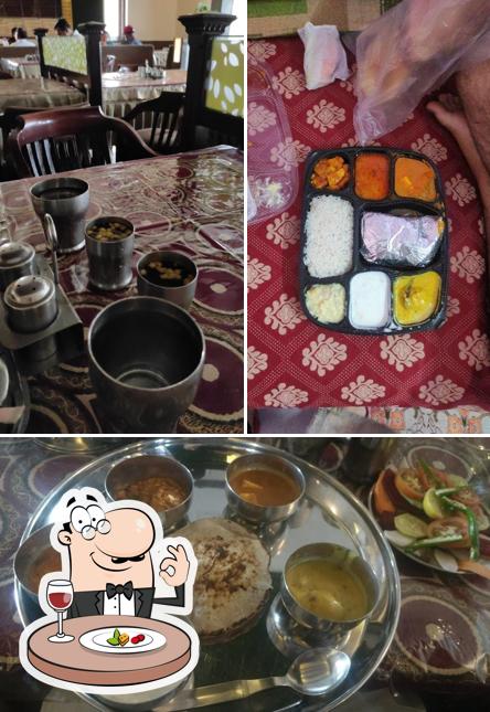 Meals at Marwari Bhoj