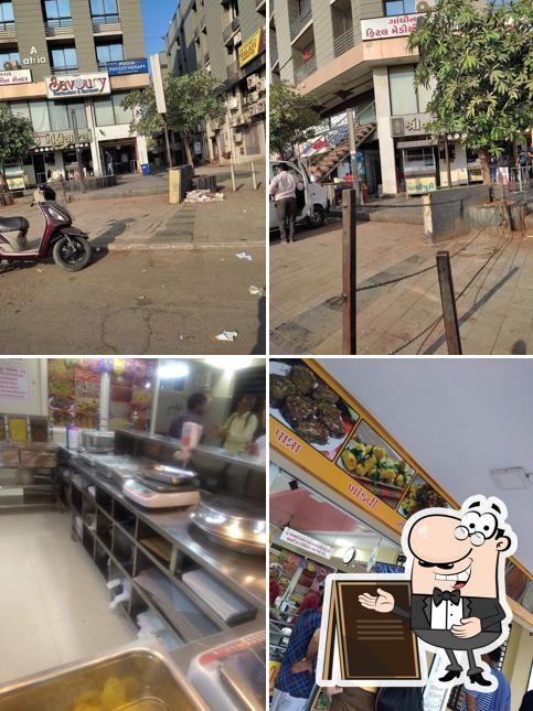 The exterior of Shreenathji Ganthiya Rath