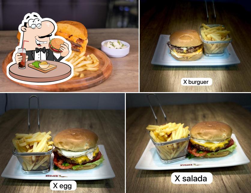 Peça um hambúrguer no Ponto da Esfiha Tatuapé