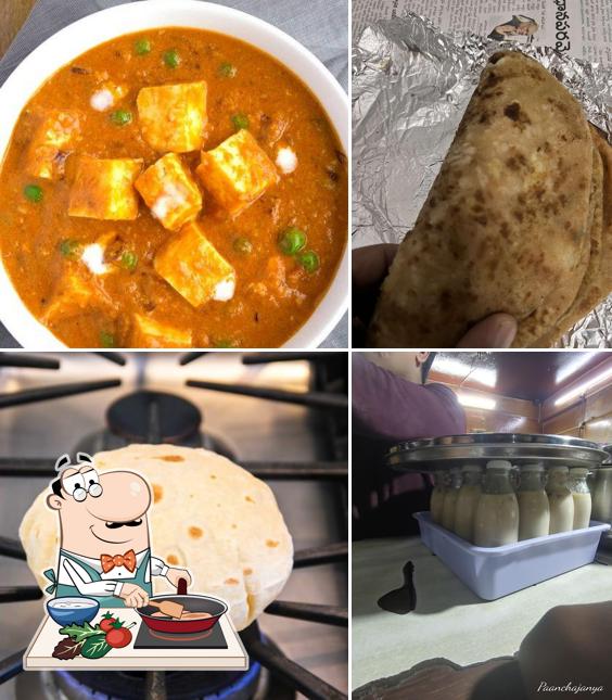 Chicken curry at Punjabi Paratha House