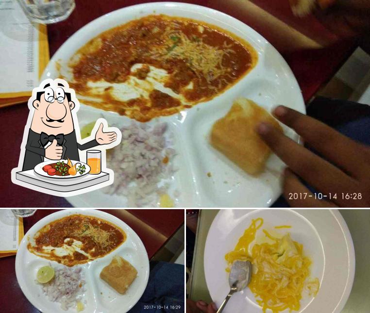 Food at Manohar Dairy & Restaurant - MP Nagar