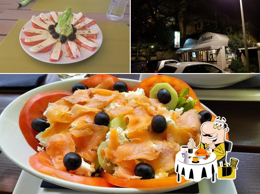 La cibo e esterno del ristorante