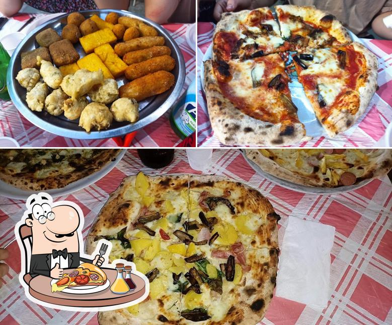 Scegli una pizza a La Pineta Pizzeria