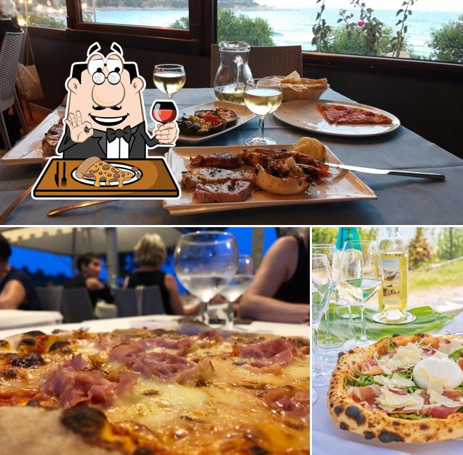 A Il Faro, puoi ordinare una bella pizza