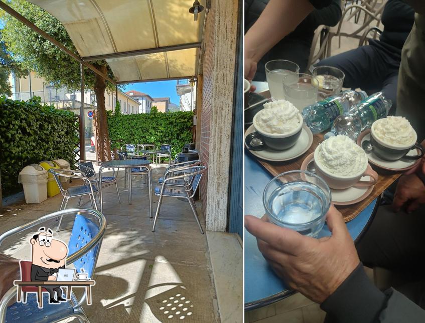 Siediti a un tavolo di Bar Moderno