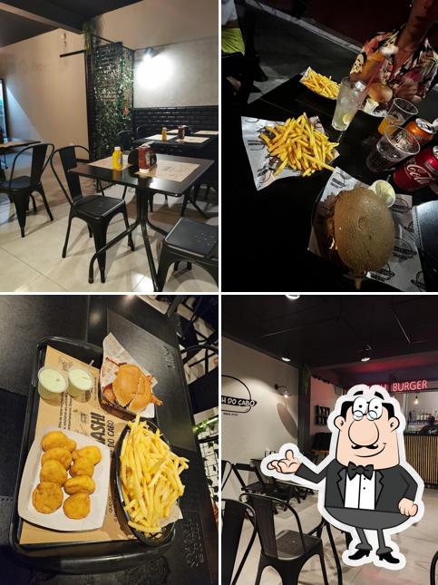 O interior do Smash do Cabo Hamburgueria
