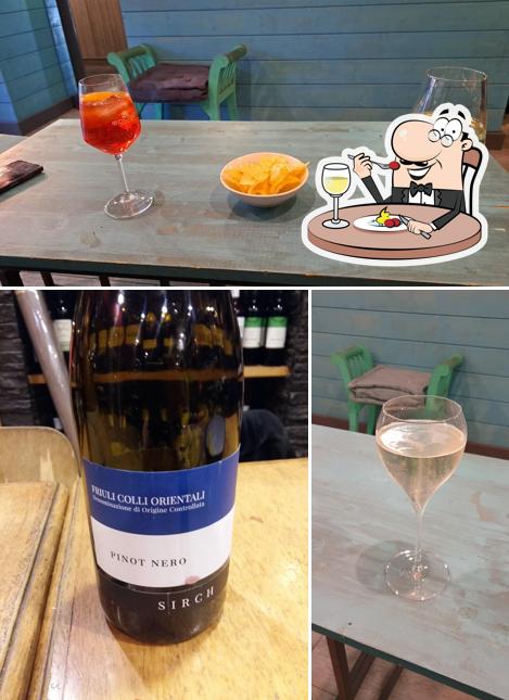 La foto della cibo e vino di Vineria del porto