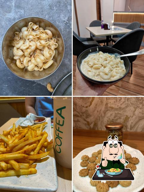 Macaroni and cheese at Coffea Cafe