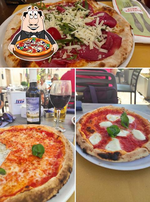 A Caffè Bella Vista, puoi prenderti una bella pizza