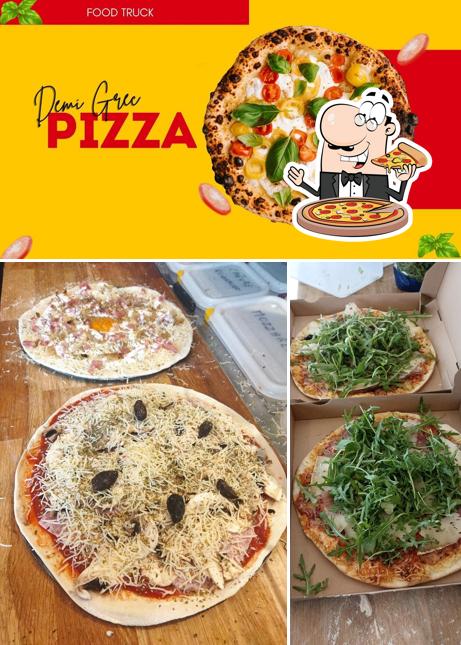 Demi grec pizza