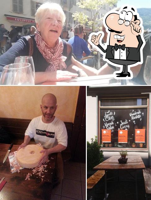 Dai un'occhiata agli interni di Café du Nord