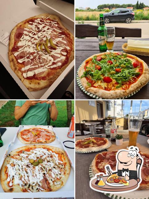Scegli una pizza a Pizzeria Pečenjara Dva Asa (Pizza / grill / dostava)