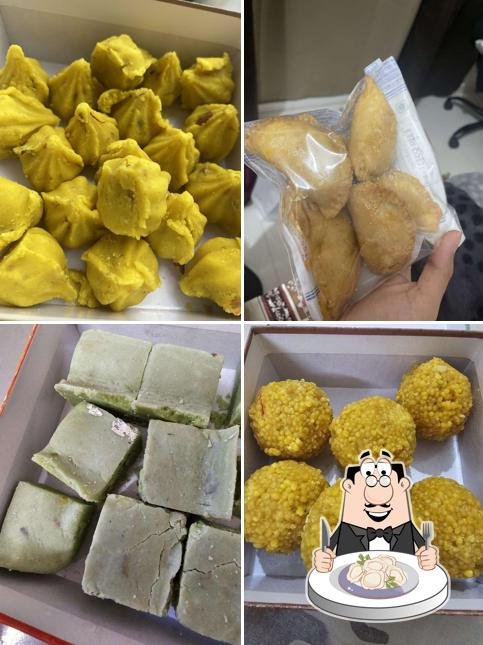 Dumplings at Chitale Bandhu