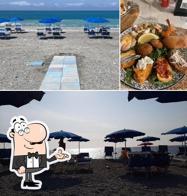 Dai un'occhiata agli interni di CLAMPETIA RISTO-LIDO-APERITIVERIA