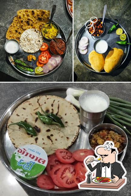Food at Shree Hari Kathiyawadi