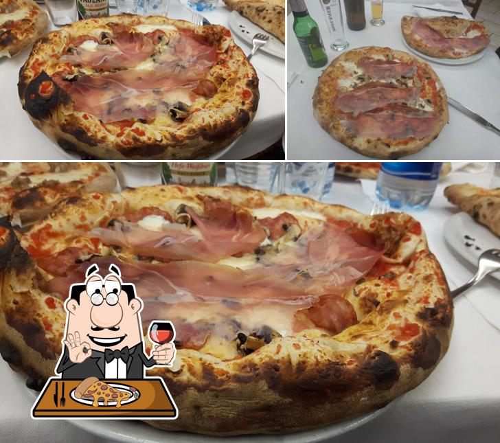 Ordina una pizza a Pizzeria Vesuvio