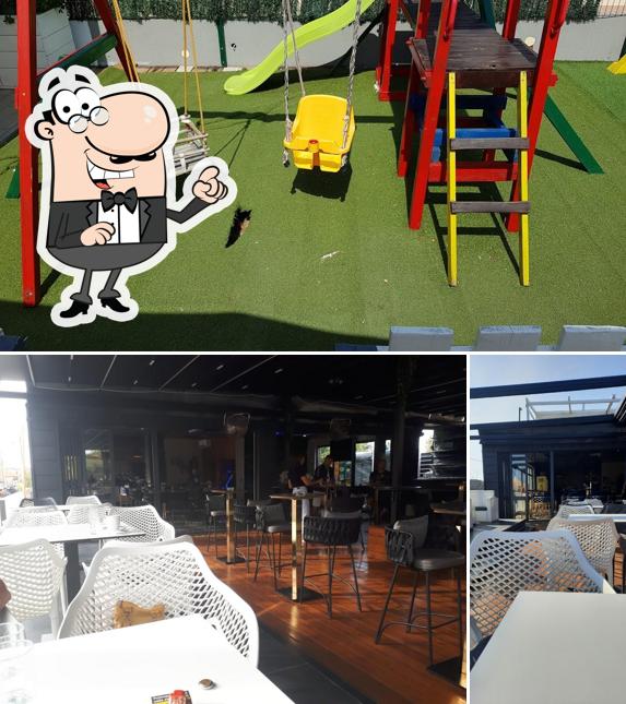 Siediti a un tavolo di Caffe & Snack bar Bolero